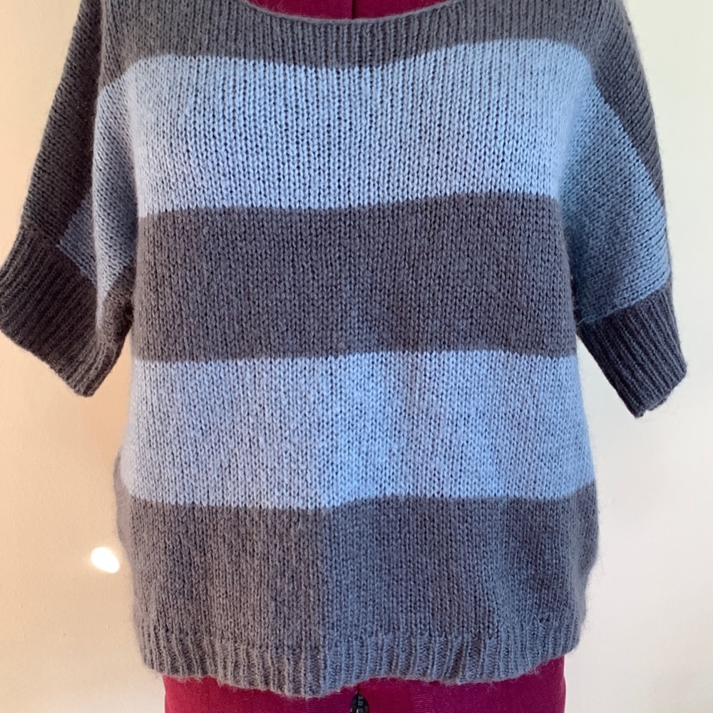 American eagle sweater. Striped.